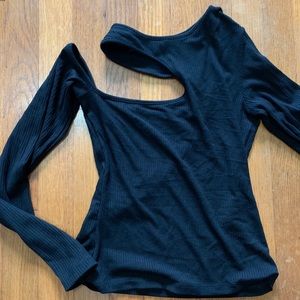 LF COLD SHOULDER TOP!